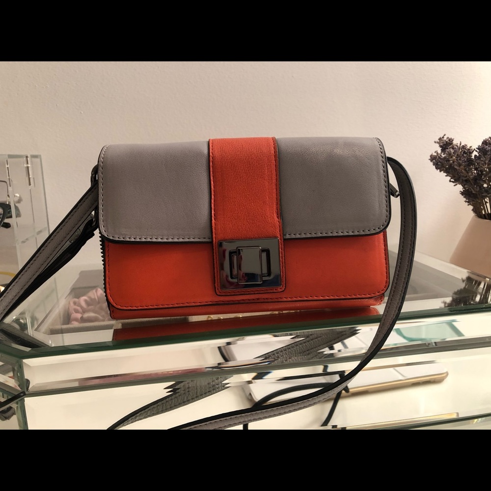 Badgley Mischka Crossbody Bag in Orange & Grey